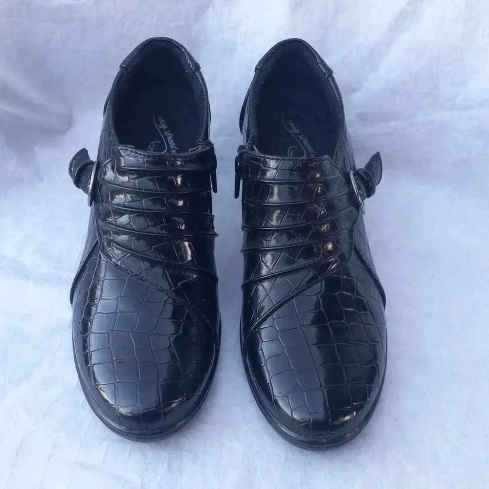 Easy Street Black Leather Side Zipper Slip On Low Heel Booties Size 6.5